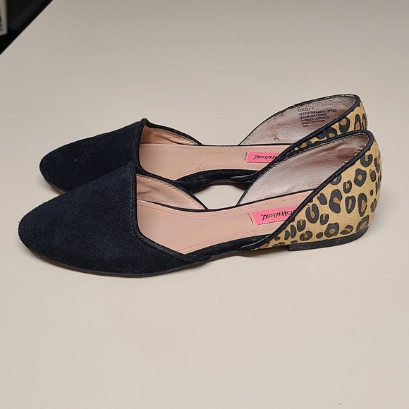 Betsey Johnson Cocoh cheetah flats size 7 - Picture 1 of 7